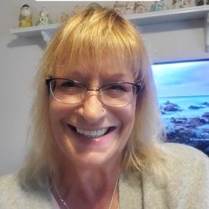 Meet your Posher, Connie